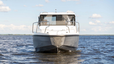 Комбинированная лодка Victory 737 Cabin